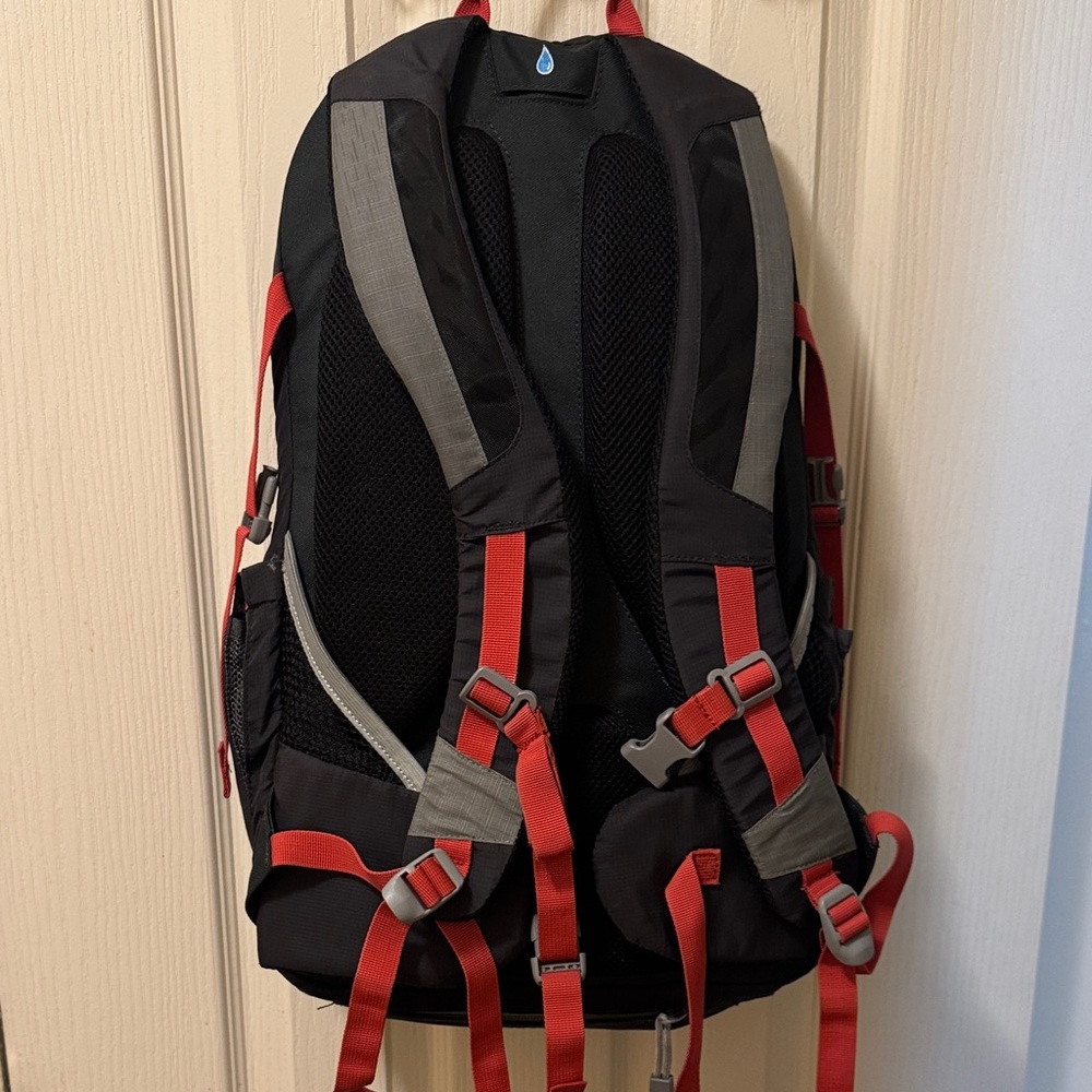 Eddie Bauer 30L Highpoint Black and Red Backpack - Picture 7 of 7